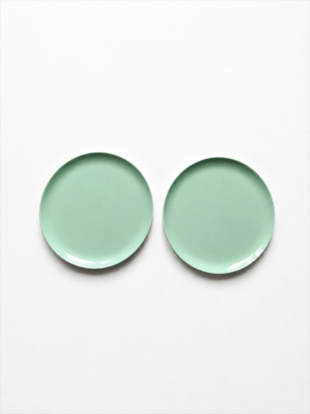 CB2 (Crate & Barrel) Belay Celery Green Salad/Dessert Plates - Set of 2